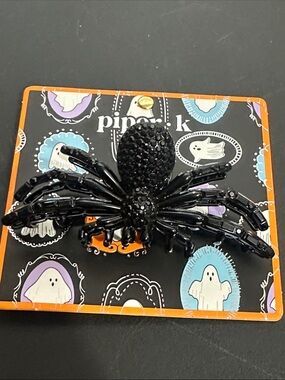 Piper K black spider metal hair clip